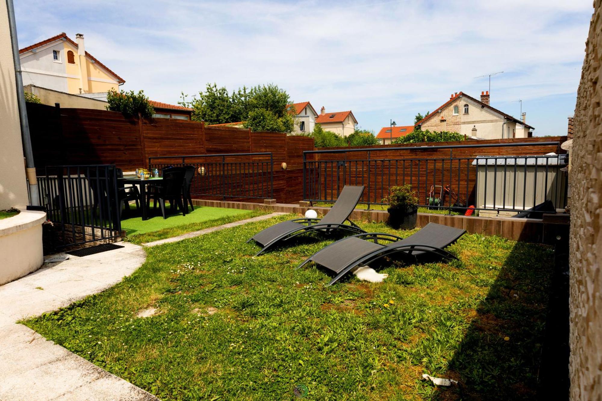 The Silent Green Lounge, Ноазиел Екстериор снимка